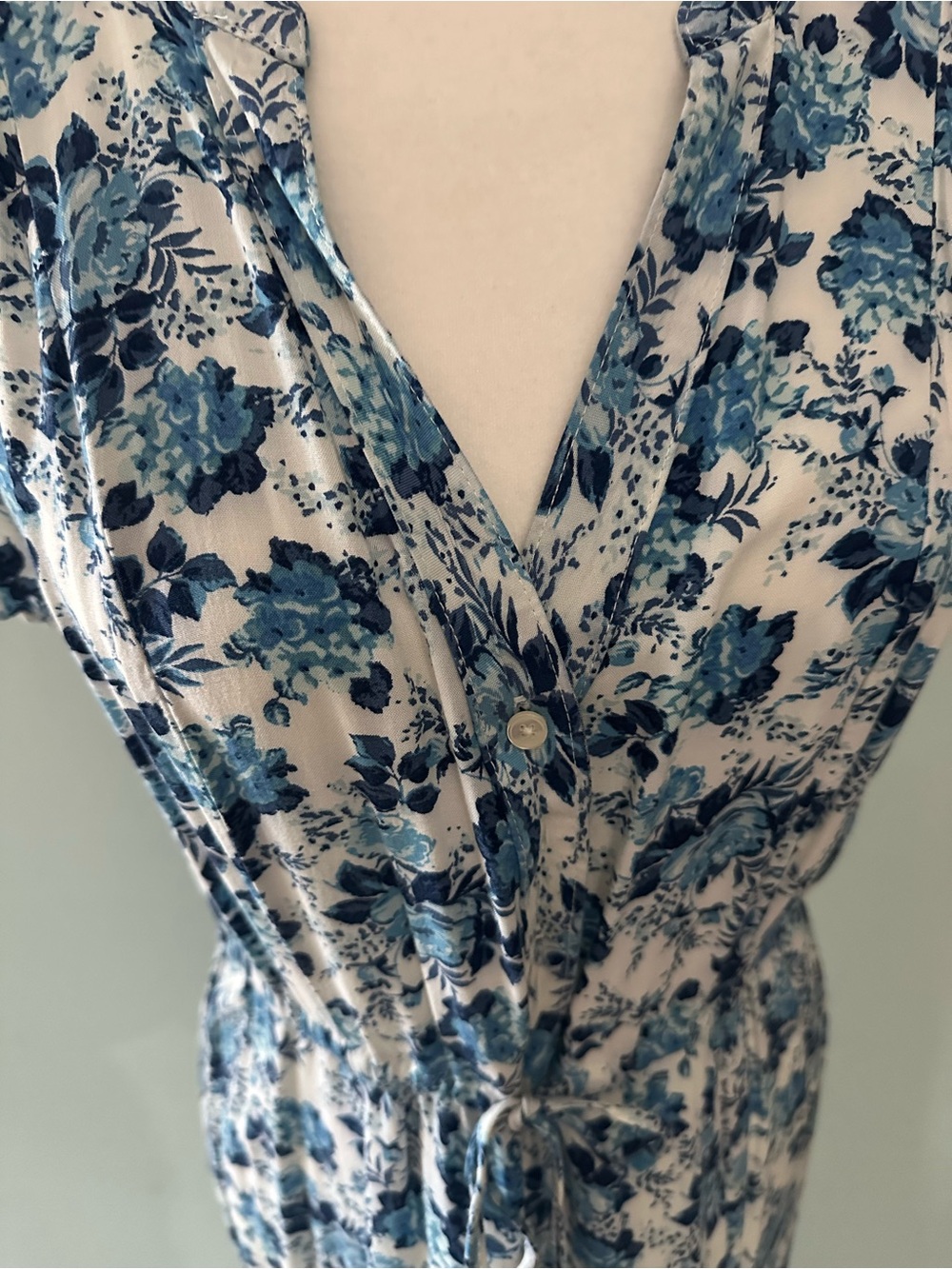 LC Lauren Conrad Blue and White Floral Maxi Dress with Drawstring - Picture 2 of 7